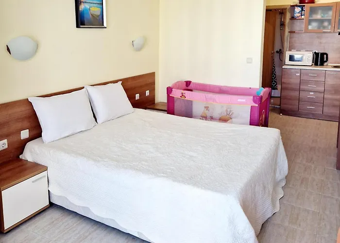 Hotel de apartamente Pool View Studio, Pollo Resort, Sunny