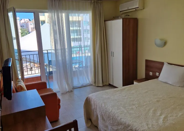 Pool View Studio, Pollo Resort, Sunny Hotel de apartamente