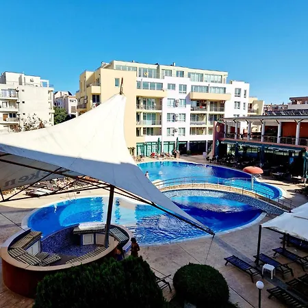 Aparthotel Pool View Apartment, Sunny *