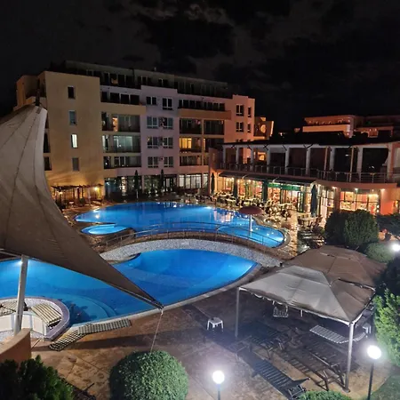 Pool View Apartment, Sunny Aparthotel