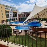 アパートホテル Pool View Studio, Pollo Resort, Sunny サニービーチ