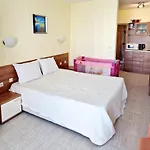 アパートホテル Pool View Studio, Pollo Resort, Sunny