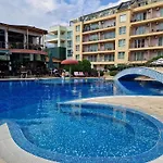 Pool View Studio, Pollo Resort, Sunny アパートホテル